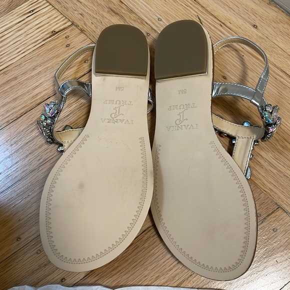 Ivanka Trump “Faye” Jeweled Embellished Flat Silver Sandal - Picture 4 of 4